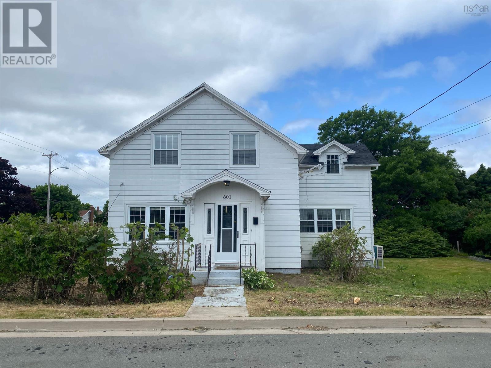 601 George St, New Waterford, NS B1H 4E4
