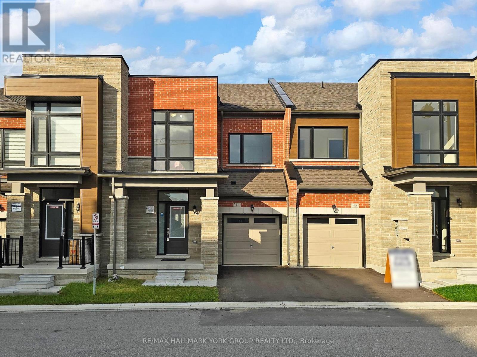 42 Blick Cres E, Aurora, ON L4G 4A6