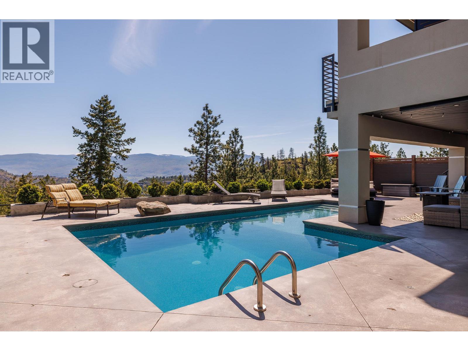 2501 Tallus Heights Dr, West Kelowna, BC V4T 3M2