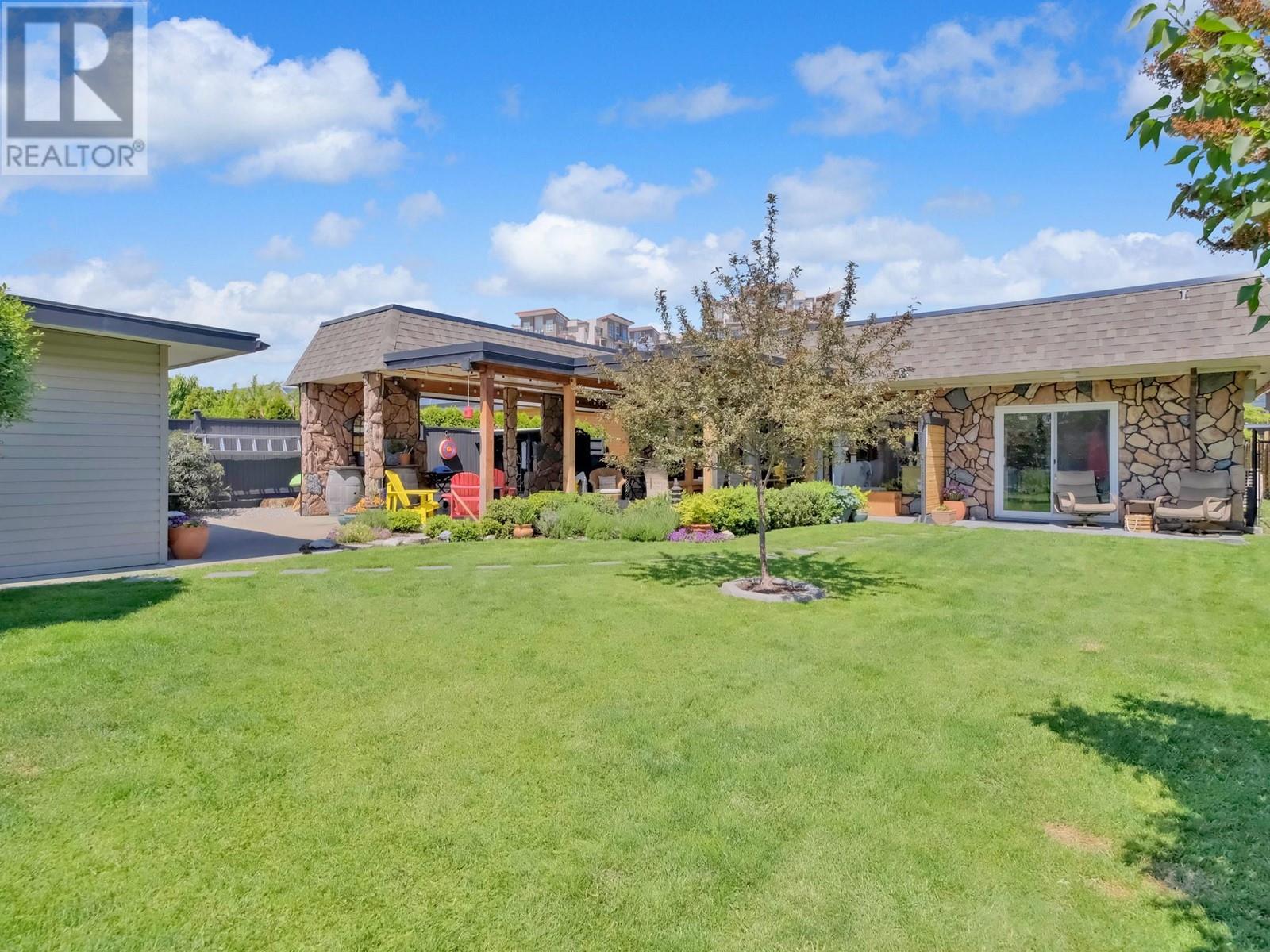 210 Yorkton Ave, Penticton, BC V2A 3V2