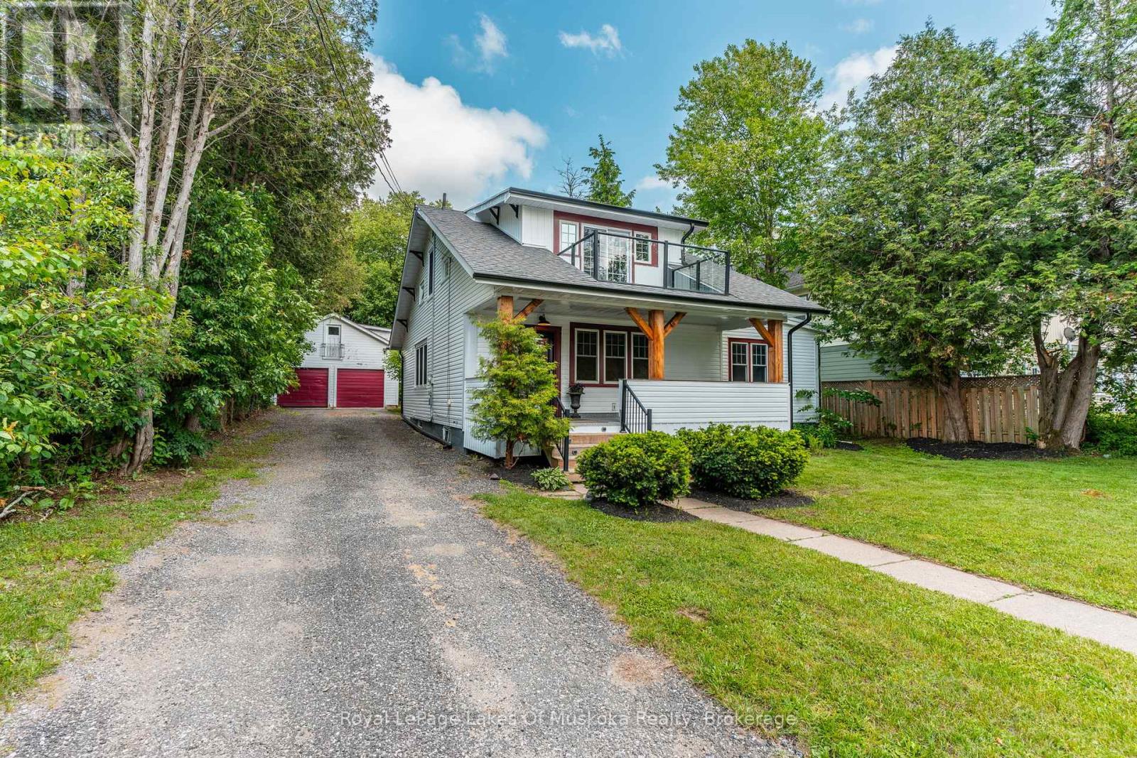 8 North Rd, Lake of Bays, ON P0B 1A0