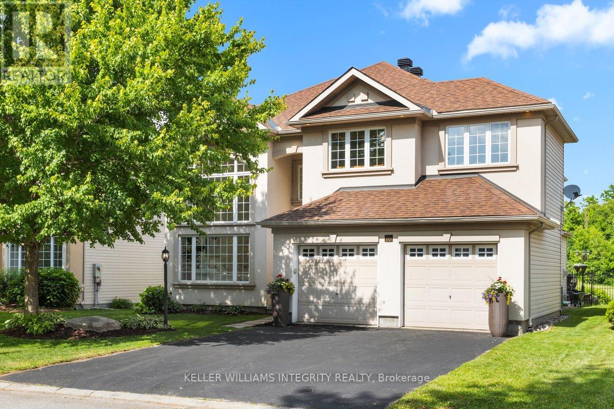 16 Blackshire Cir, Ottawa, ON K2J 5L8