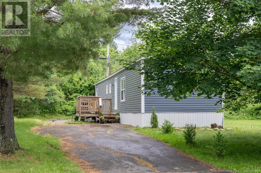 14 Tamarack Dr, Lincoln, NB E3B 6T1