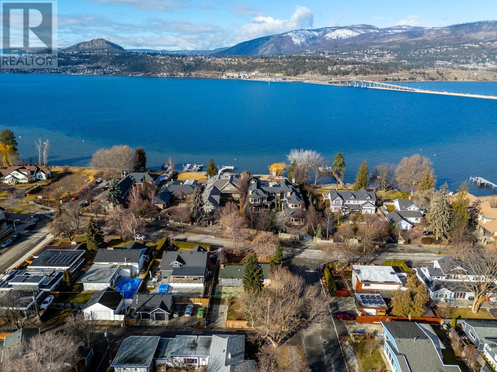 2185 Abbott St, Kelowna, BC V1Y 1C9