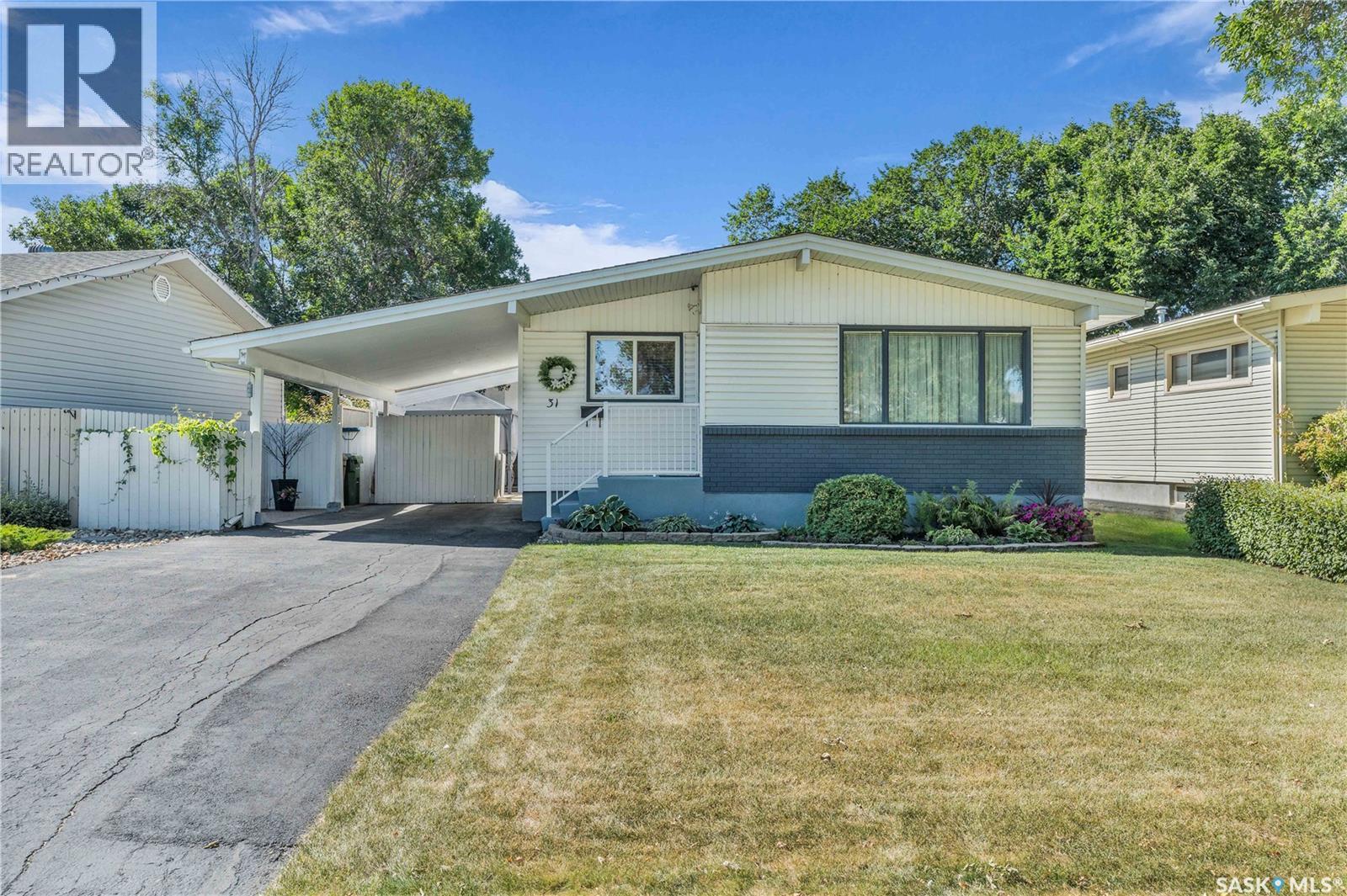 31 Hammond Rd, Regina, SK S4R 3C7