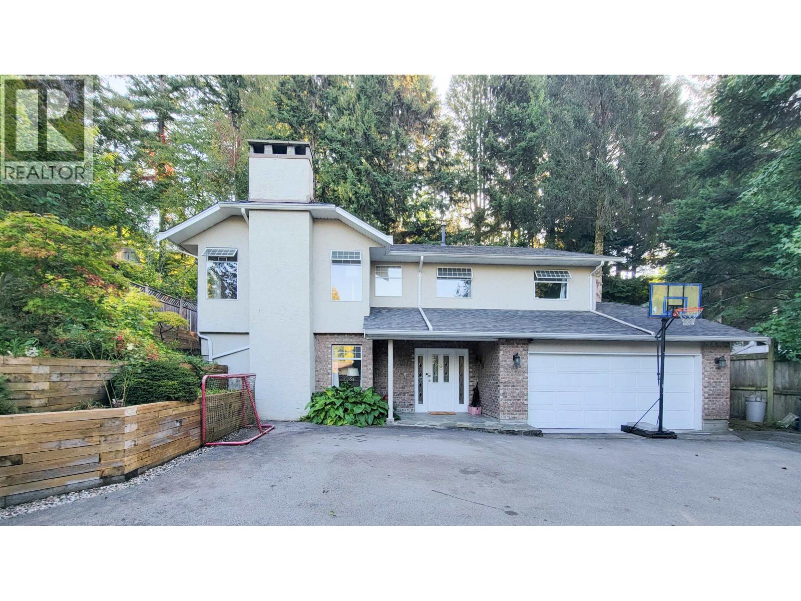 3595 Wellington Cres, North Vancouver, BC V7R 3B3