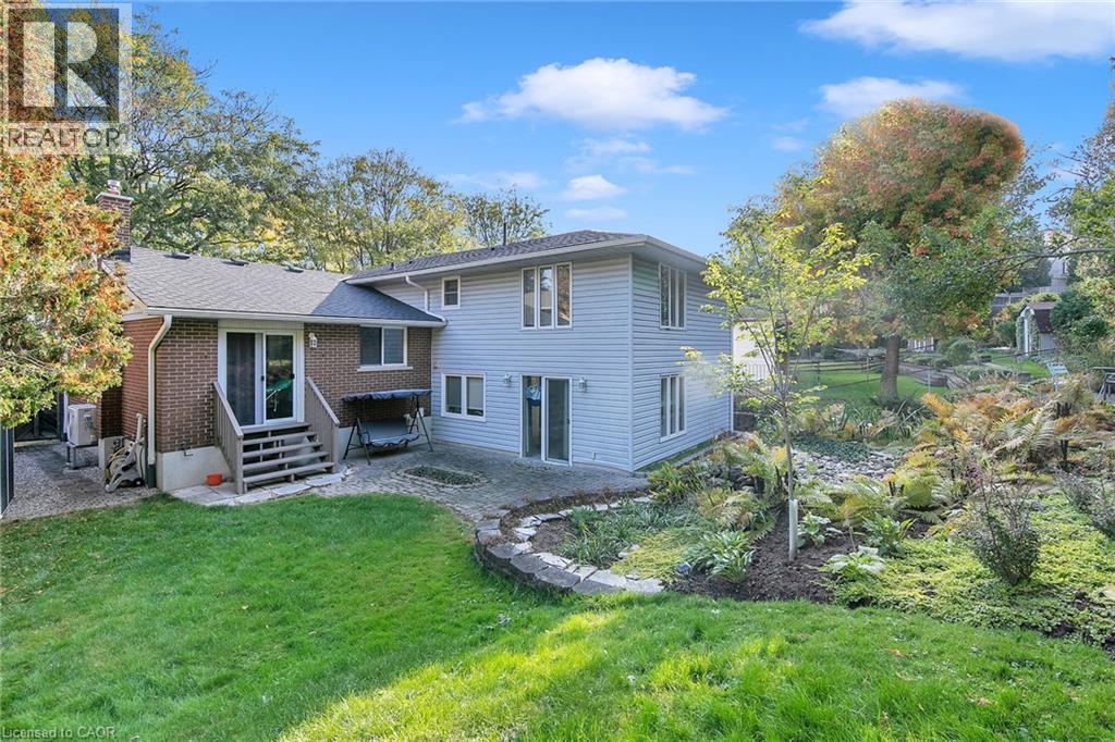 22 Thistle Rd, Guelph, ON N1H 6S8