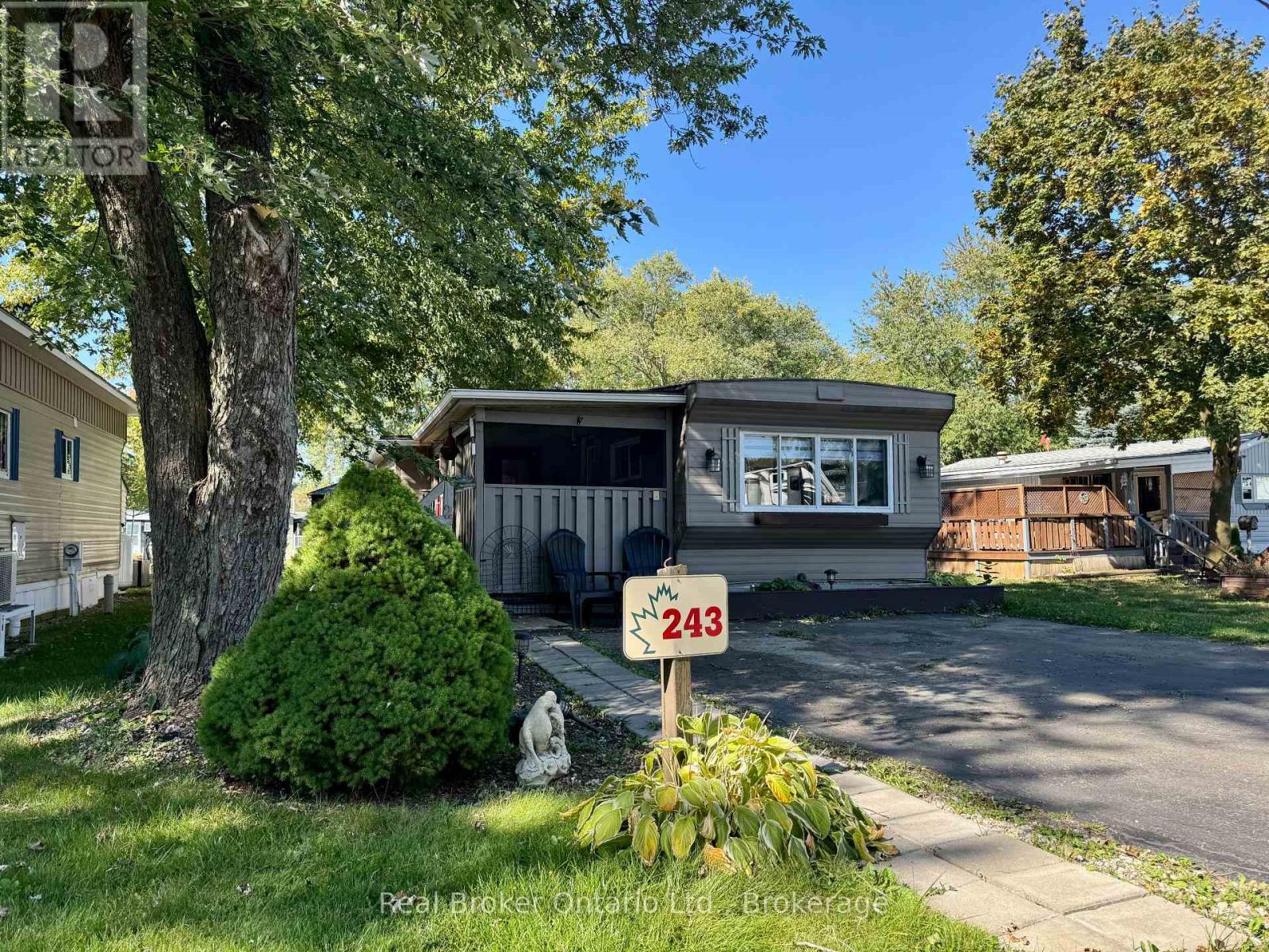 243 580 Beaver Creek Rd, Waterloo, ON N2J 3Z4