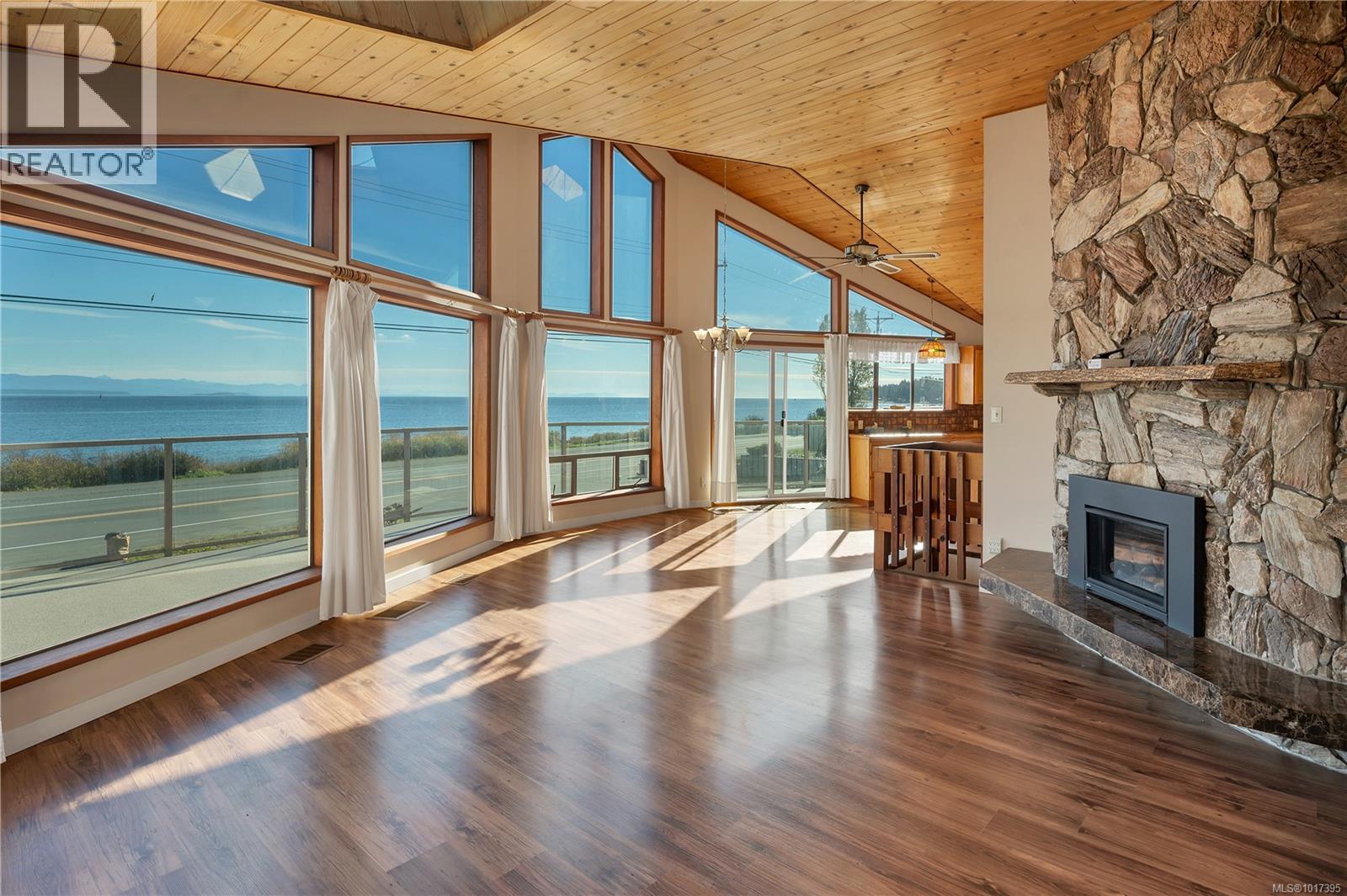 2946 Island Hwy S, Campbell River, BC V9W 1C8