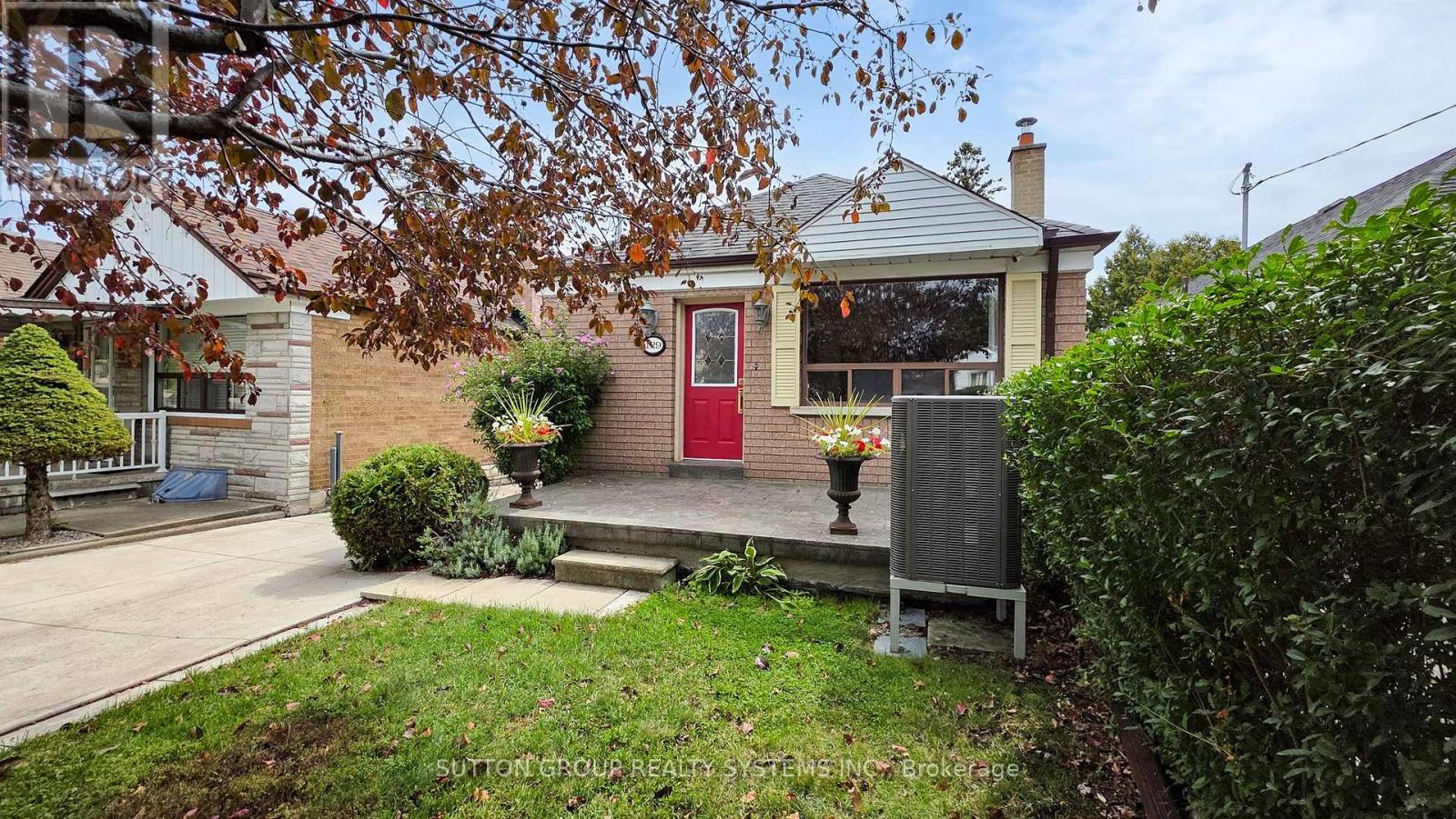 129 Lonborough Ave, Toronto Beechborough-greenbrook, ON M6M 1X9