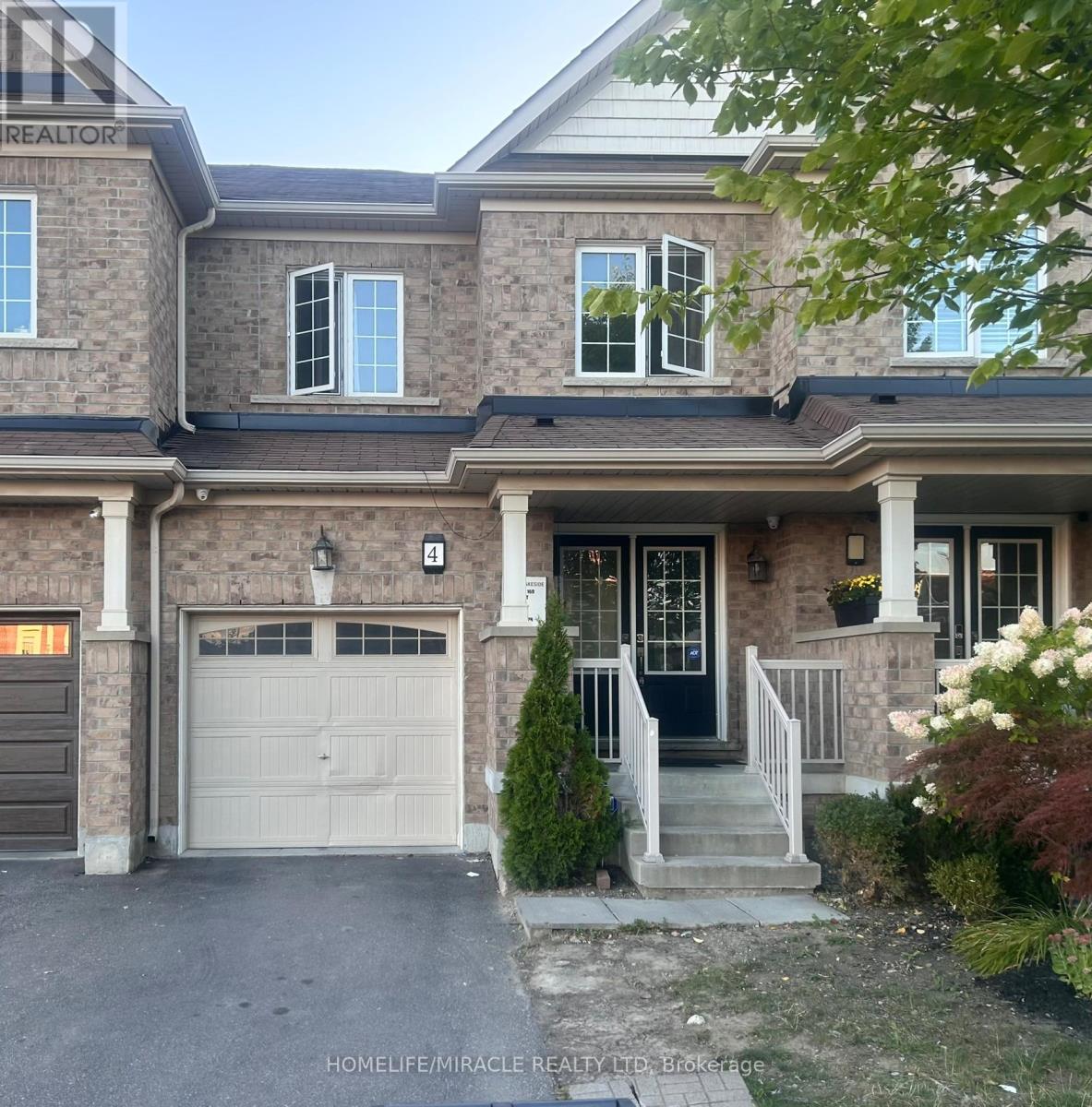 4 Hoover Rd, Brampton, ON L7A 4L2