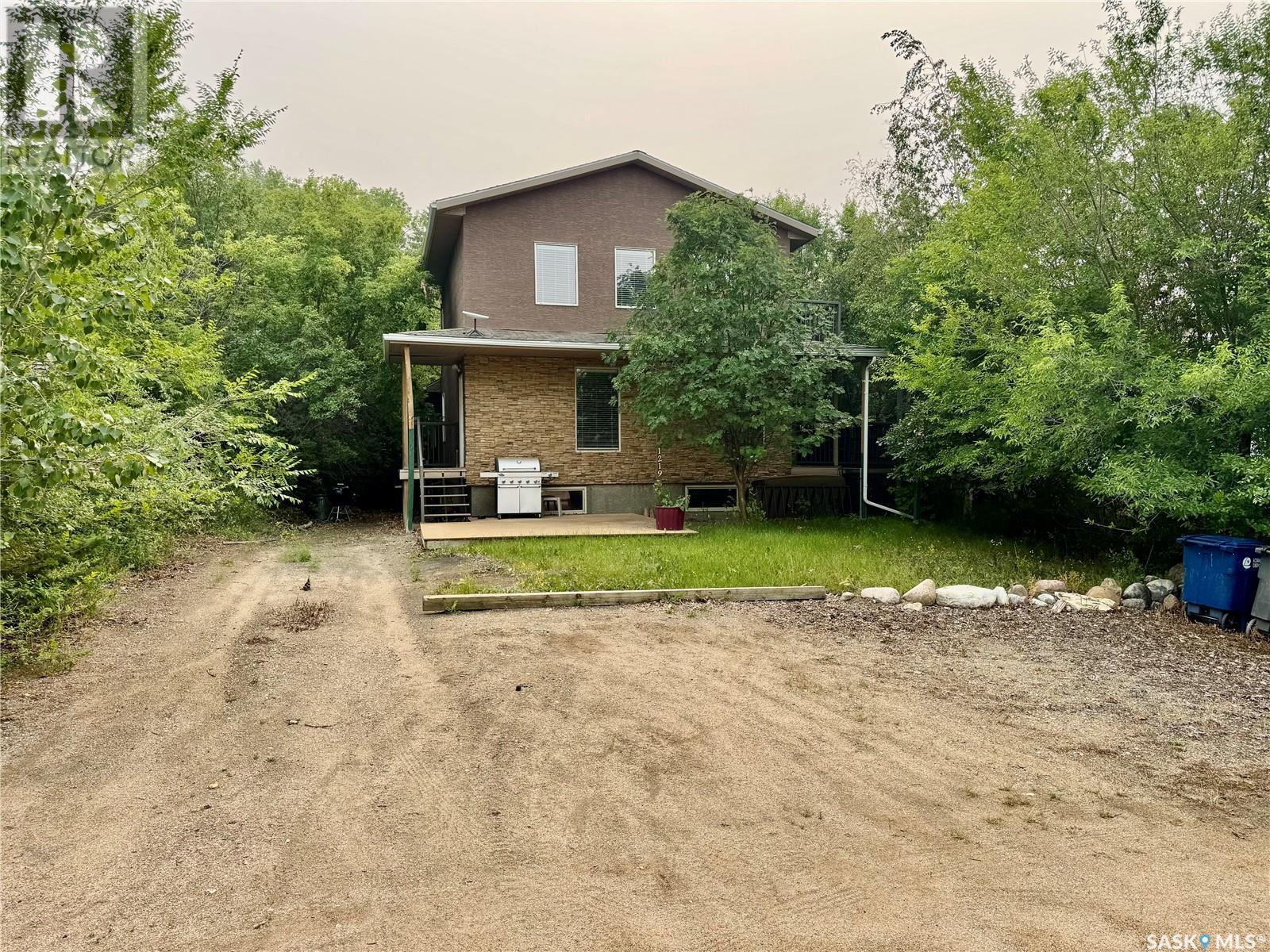 1219 Grand Ave, Buena Vista, SK S2V 1A4