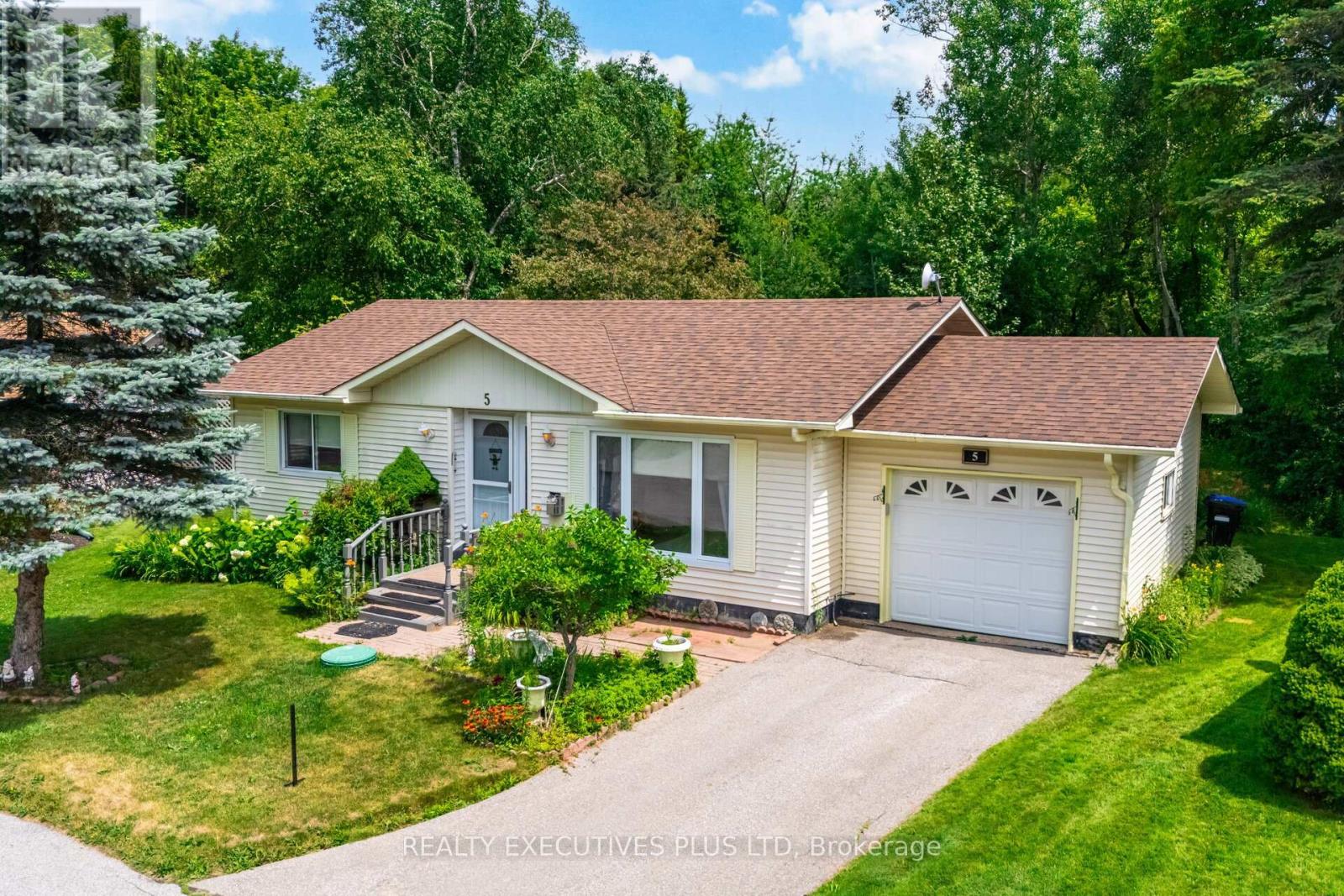 5 Pineview Ct, New Tecumseth, ON L0G 1W0