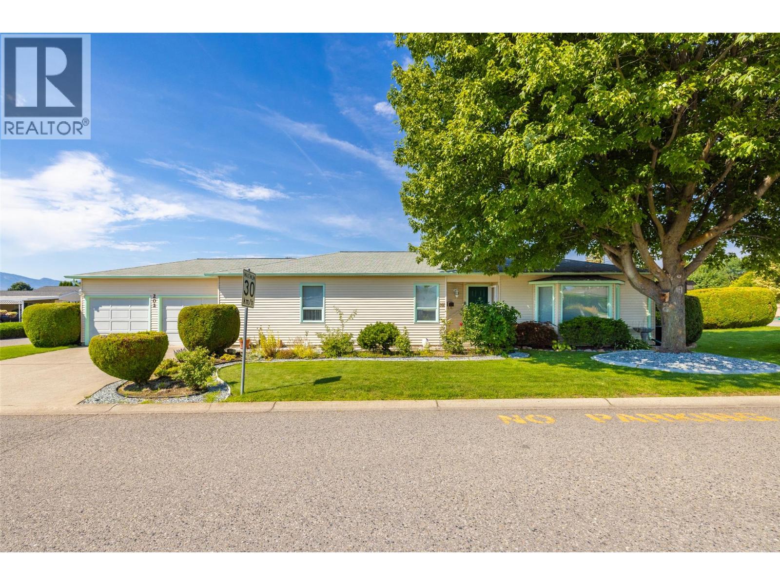 1255 Raymer Avenue Unit 202, Kelowna, BC V1W 3S3