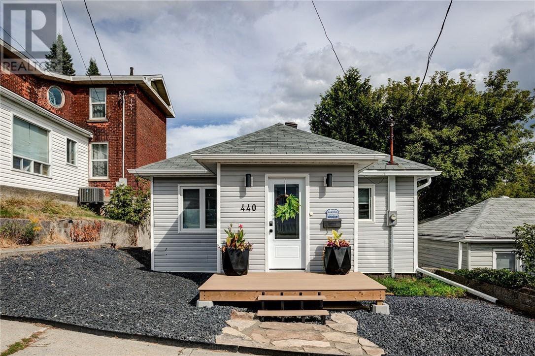 440 Eva Ave, Sudbury, ON P3C 4N4