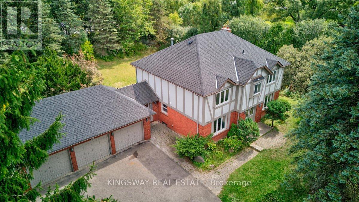 26 Cynthia Cres, Richmond Hill, ON L4E 2P8