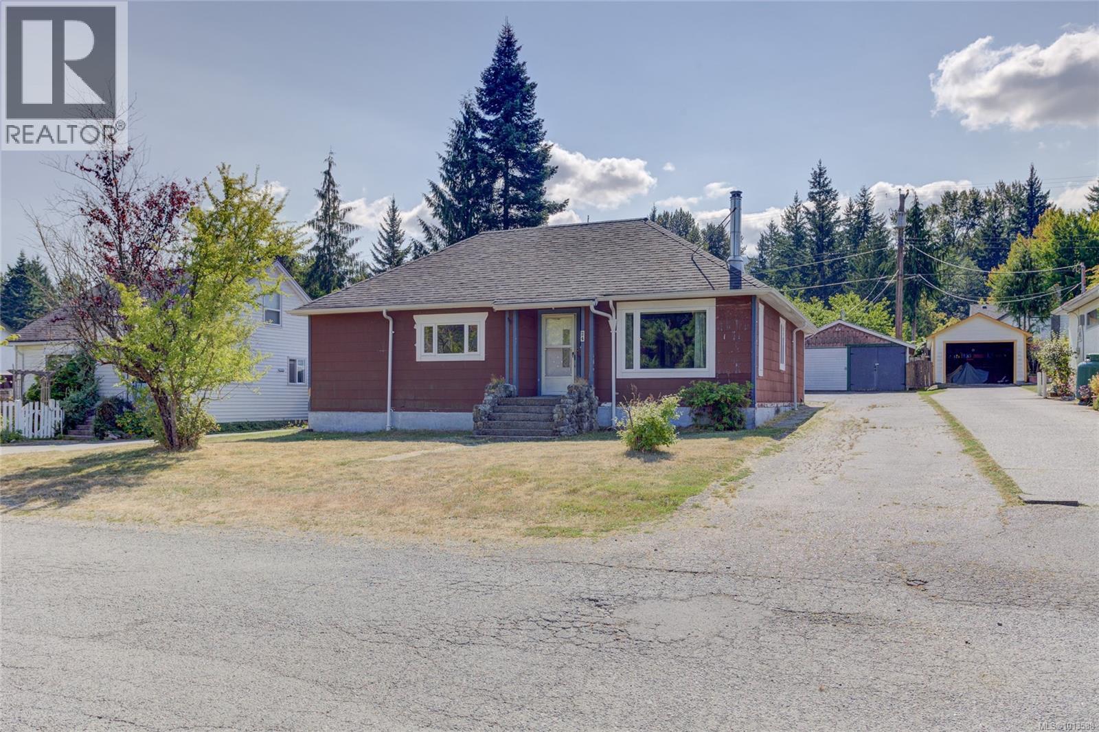 24 Hemlock St, Lake Cowichan, BC V0R 2G0