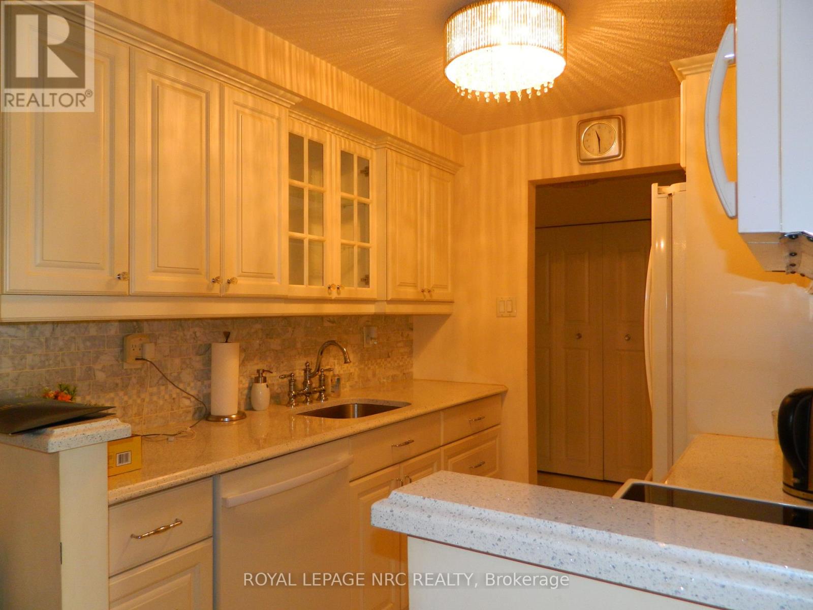201 276 Oakdale Ave, St. Catharines, ON L2P 3S5
