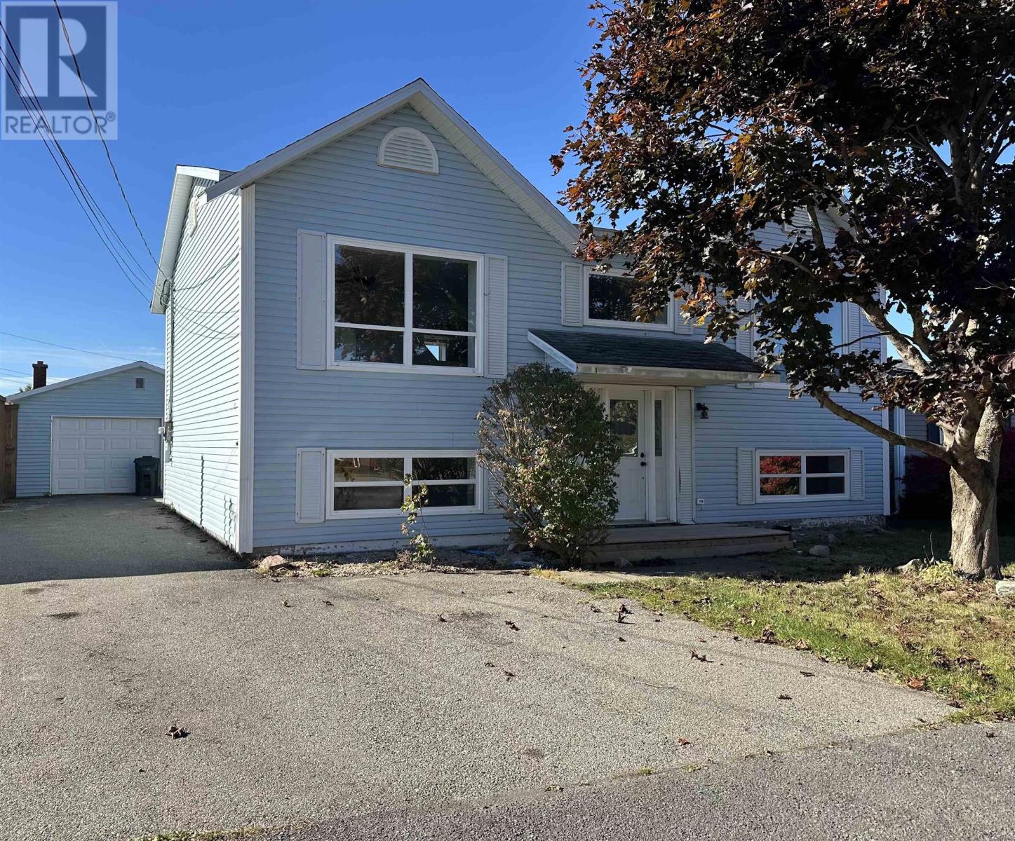 14 Crescent Dr, Glace Bay, NS B1A 2J4