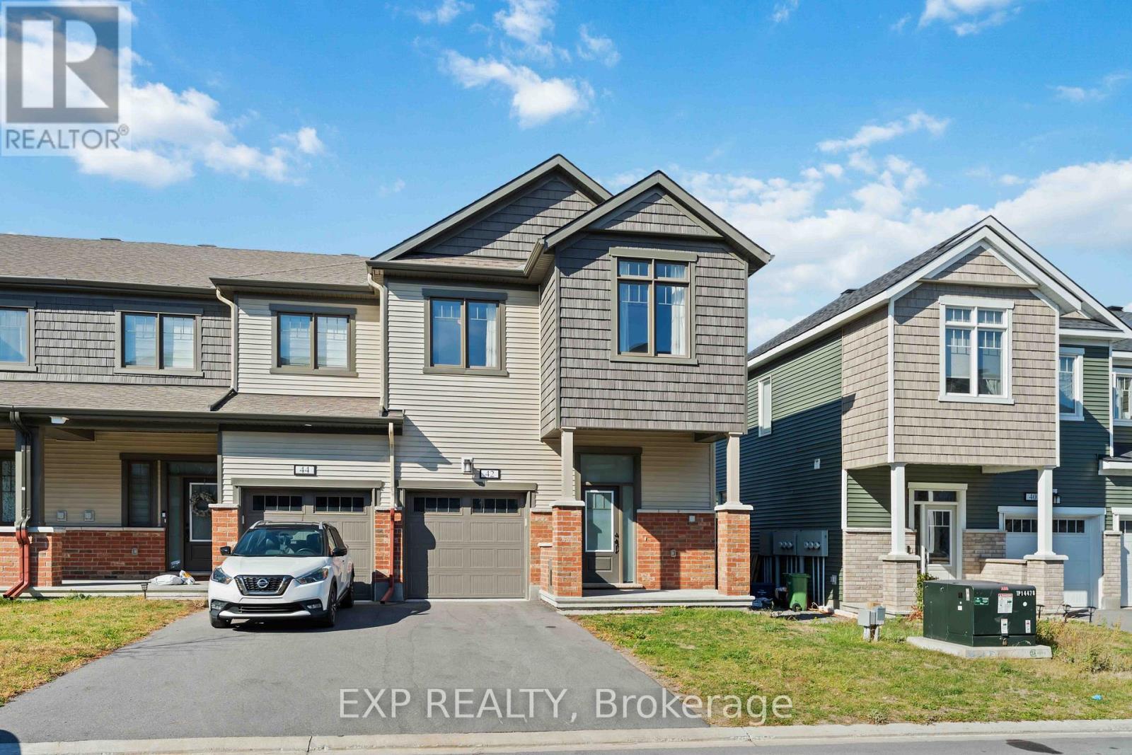 42 Lentago Ave, Ottawa, ON K2J 7A2