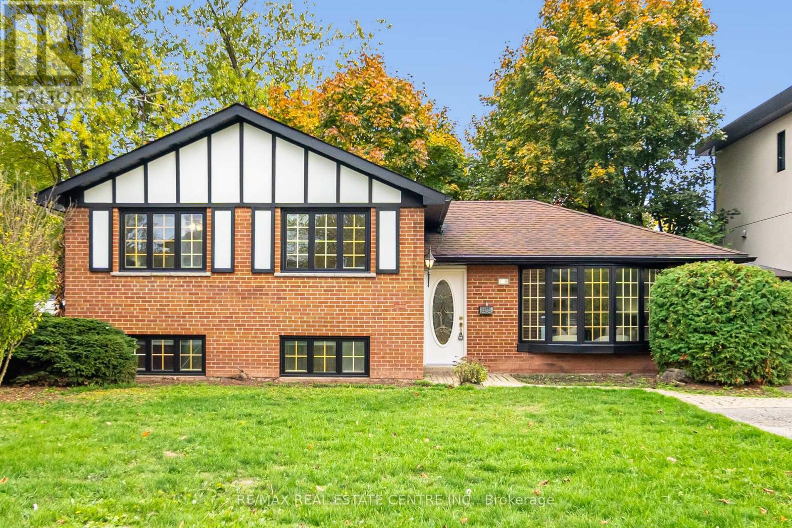 5288 Mericourt Rd, Burlington Appleby, ON L7L 3R3