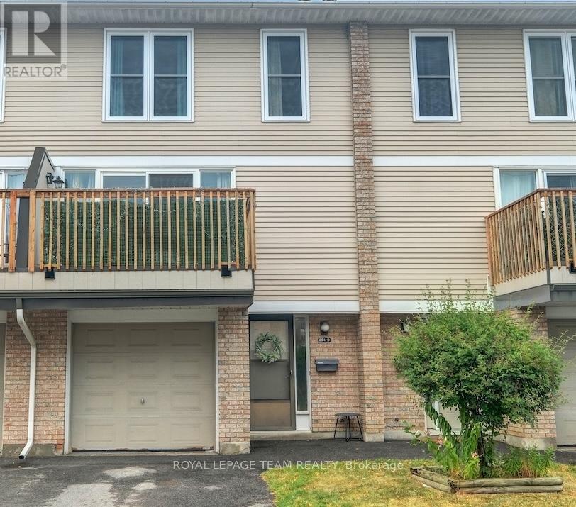 284 Dalehurst Dr #-d, Ottawa, ON K2G 4J5