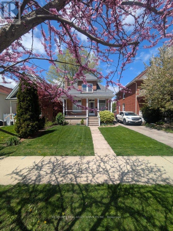 412 Grosvenor St, London, ON N5Y 3S4