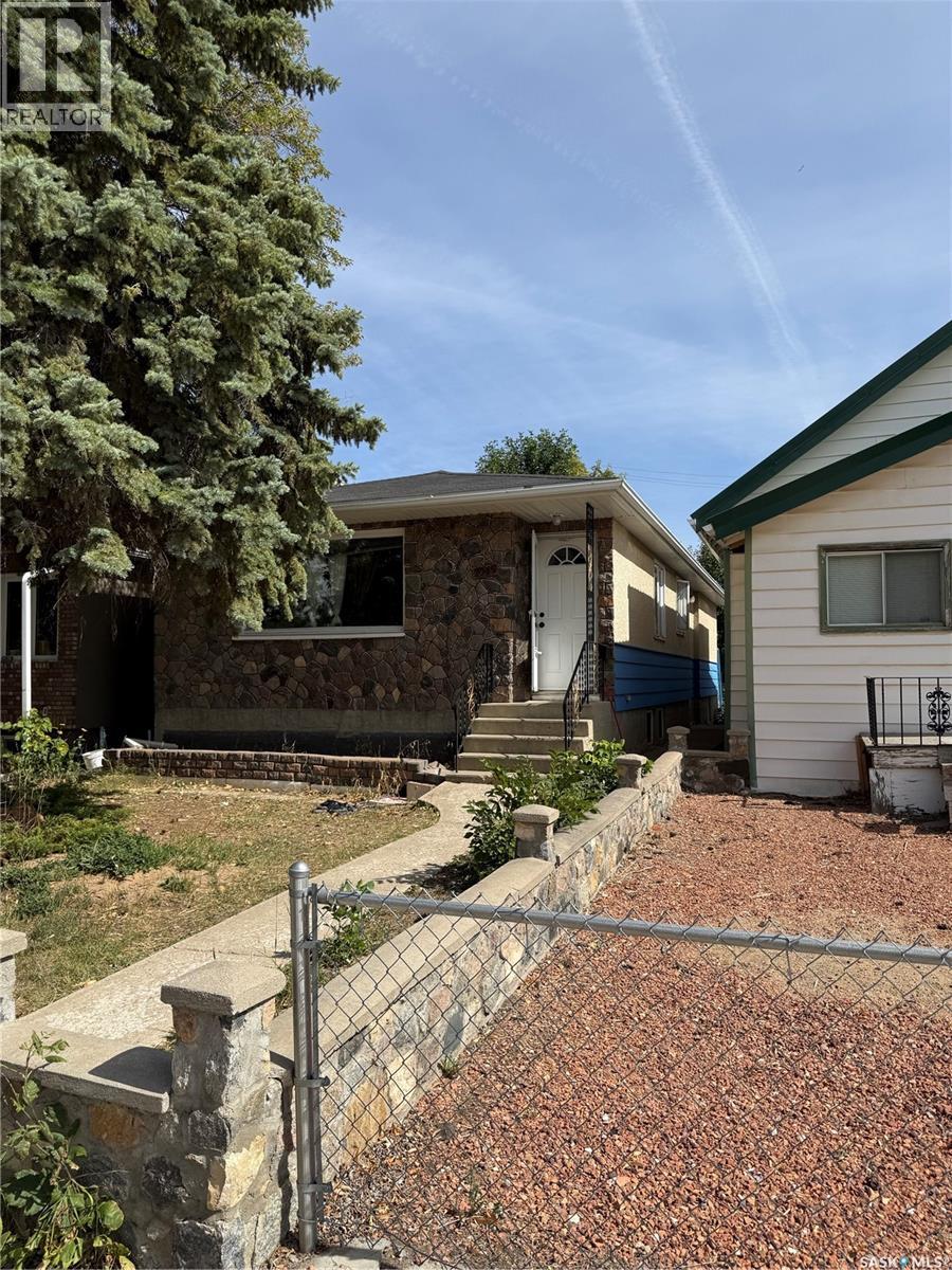 2045 Montreal St, Regina, SK S4P 1L5