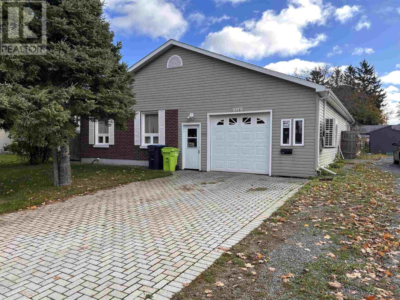 112 Willowdale St, Sault Ste. Marie, ON P6A 5Z4