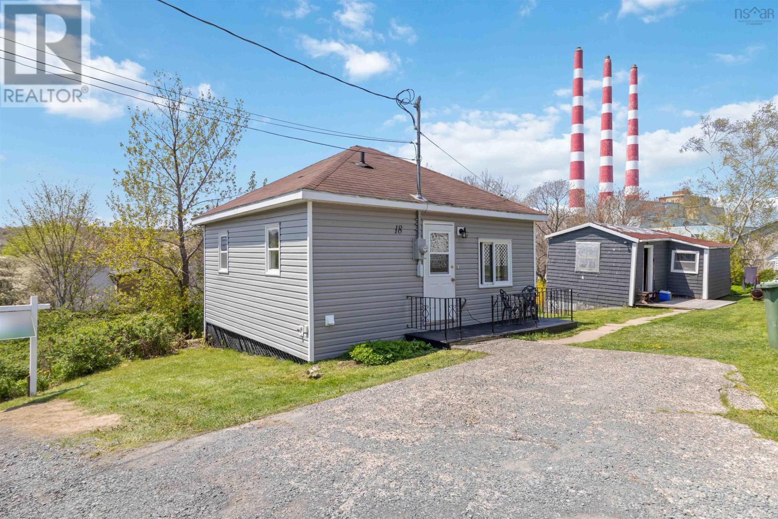 18 Nivens Ave, Dartmouth, NS B3A 4B1