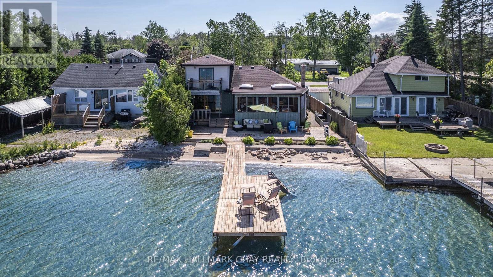 2617 Leonard St, Innisfil, ON L9S 3V3