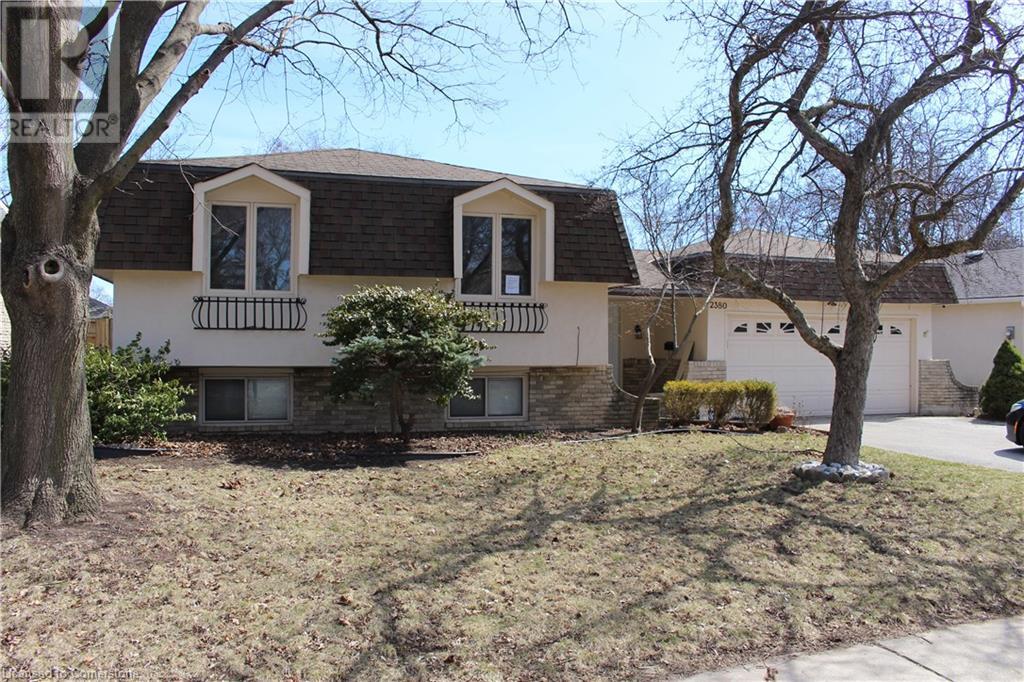 2380 Bridge Rd, Oakville, ON L6L 2G6
