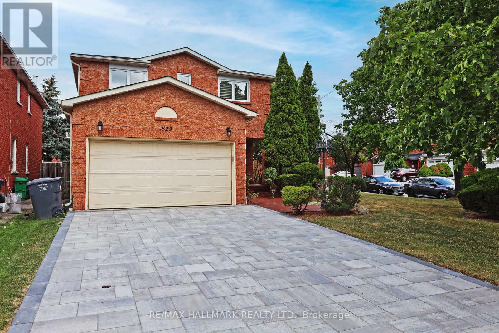 523 Petawawa Cres, Mississauga Hurontario, ON L4Z 2N4