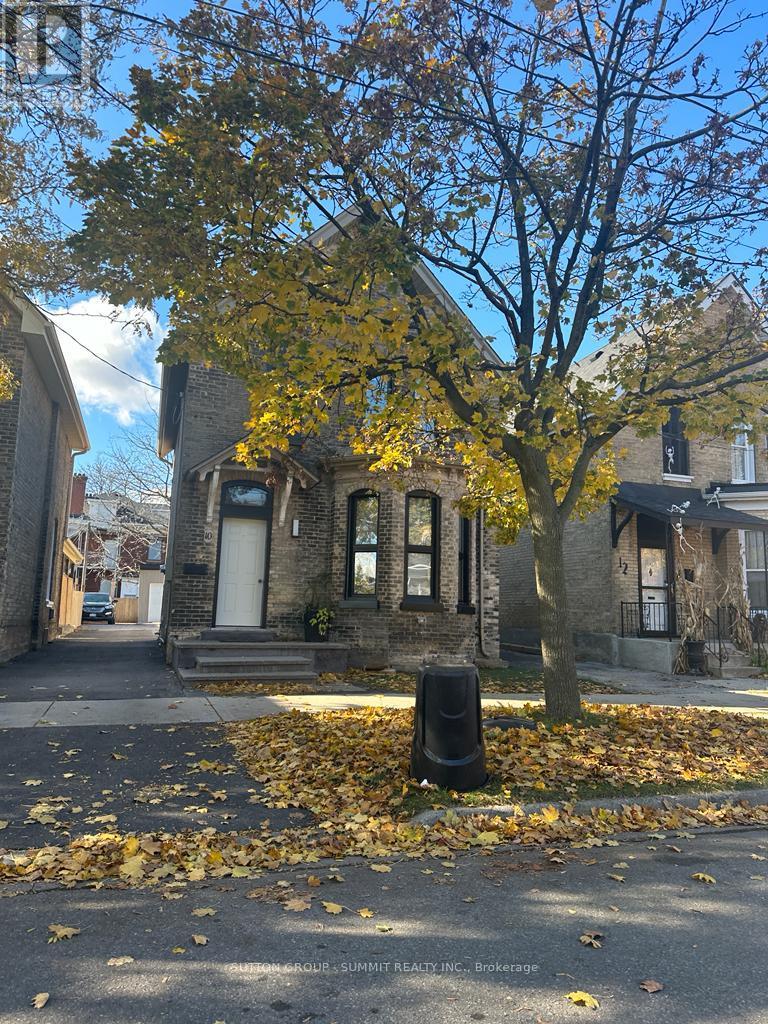 10 Pearl St, Brantford, ON N3T 3N4