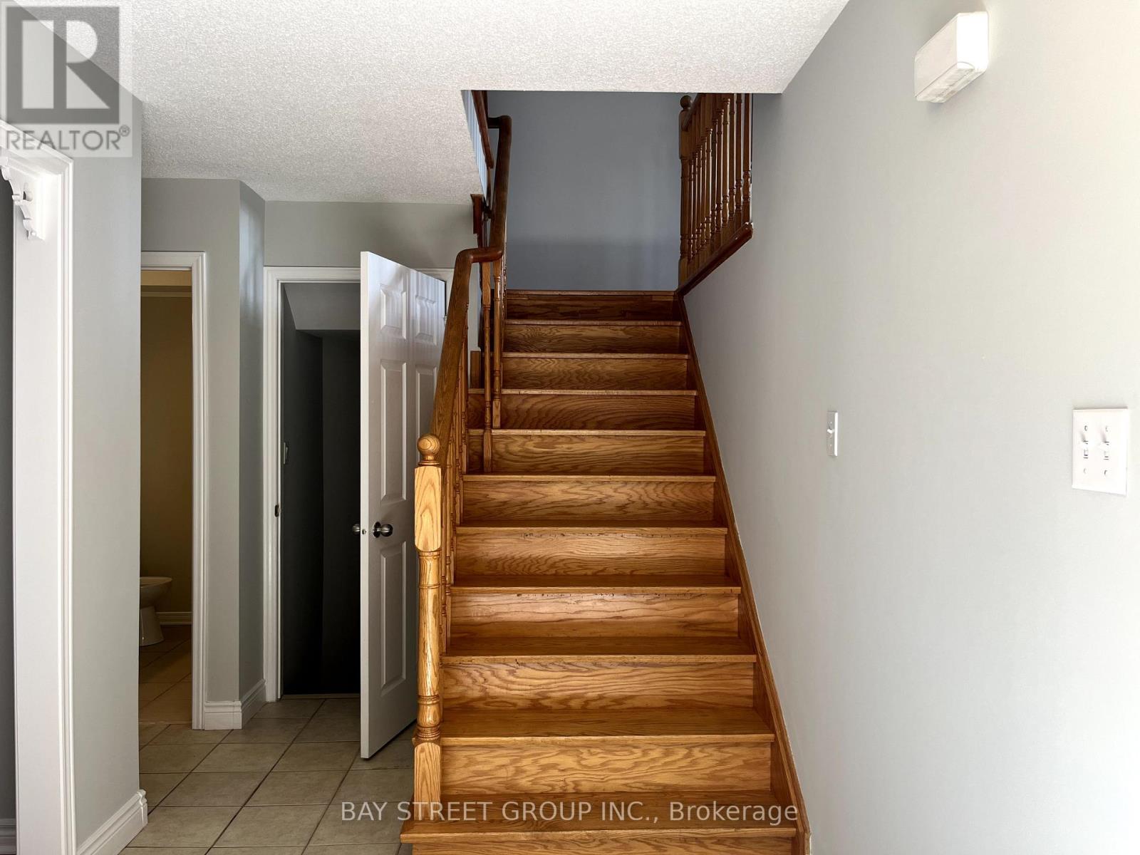 2517 Dinning Ct N, Mississauga, ON L5M 5E7