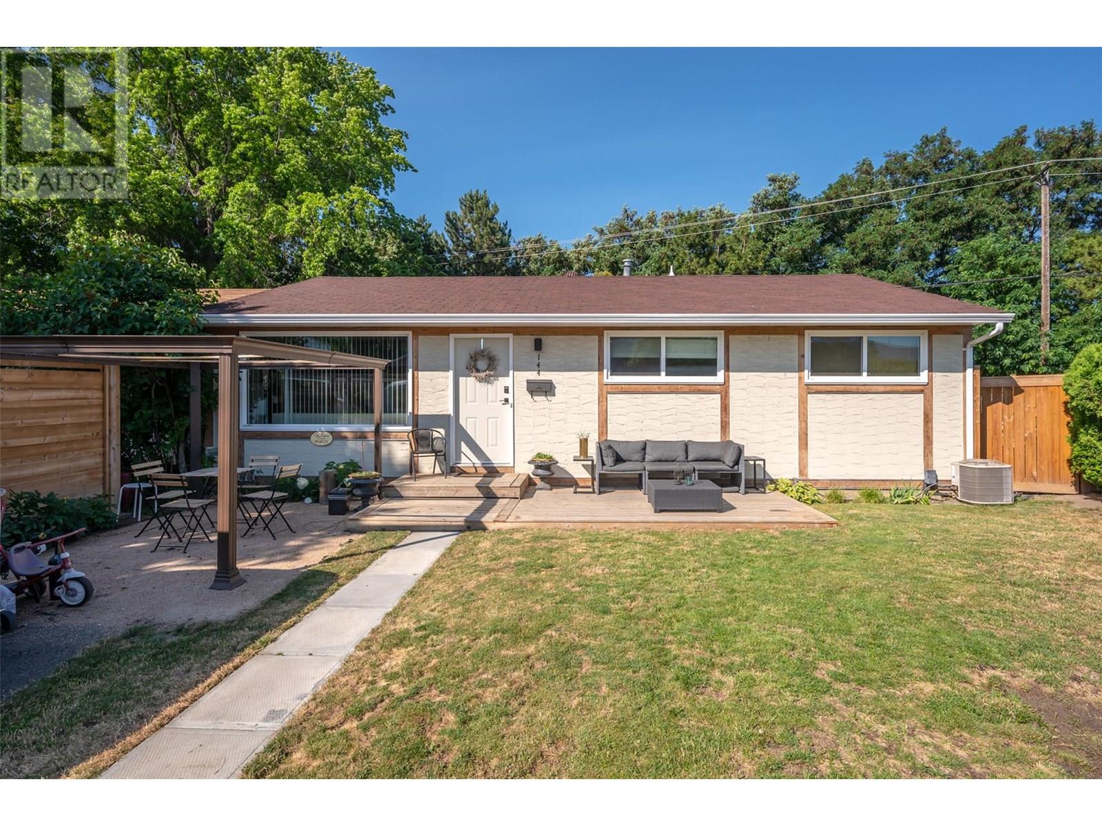 144 Ayres Cres, Penticton, BC V2A 6R4