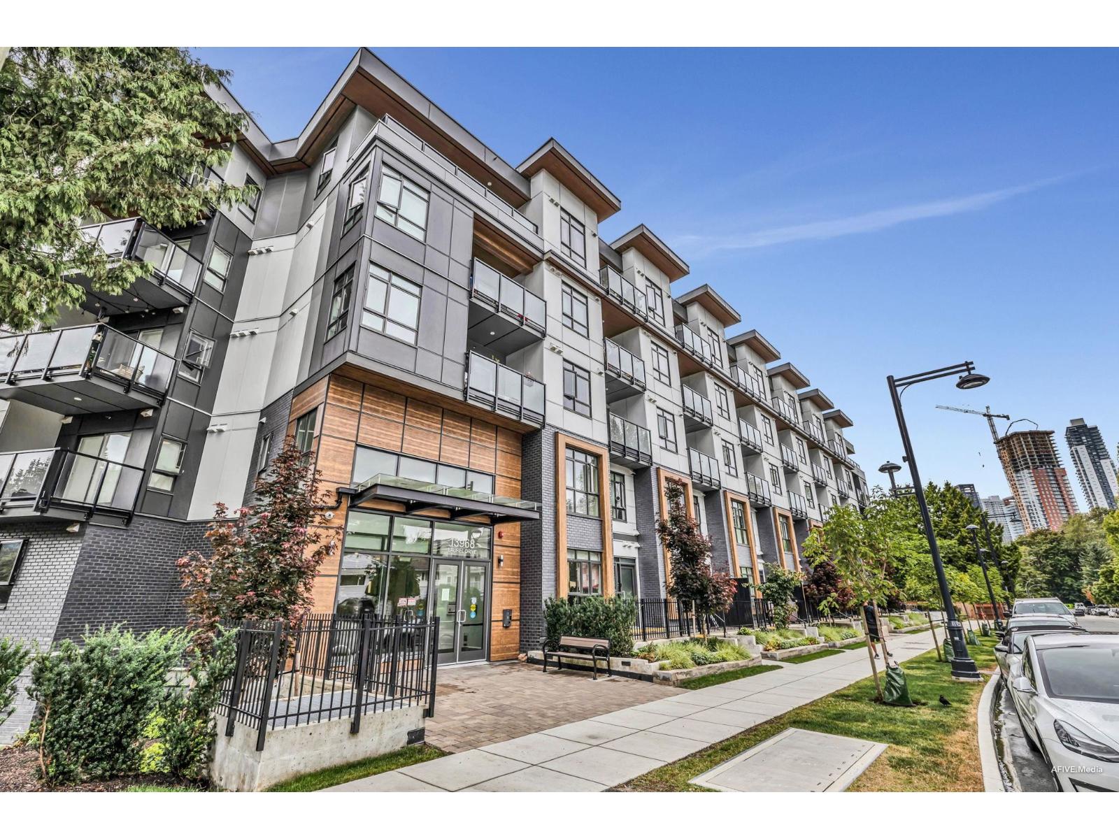 13968 Laurel Drive Unit 430, Surrey, BC V3T 0S9