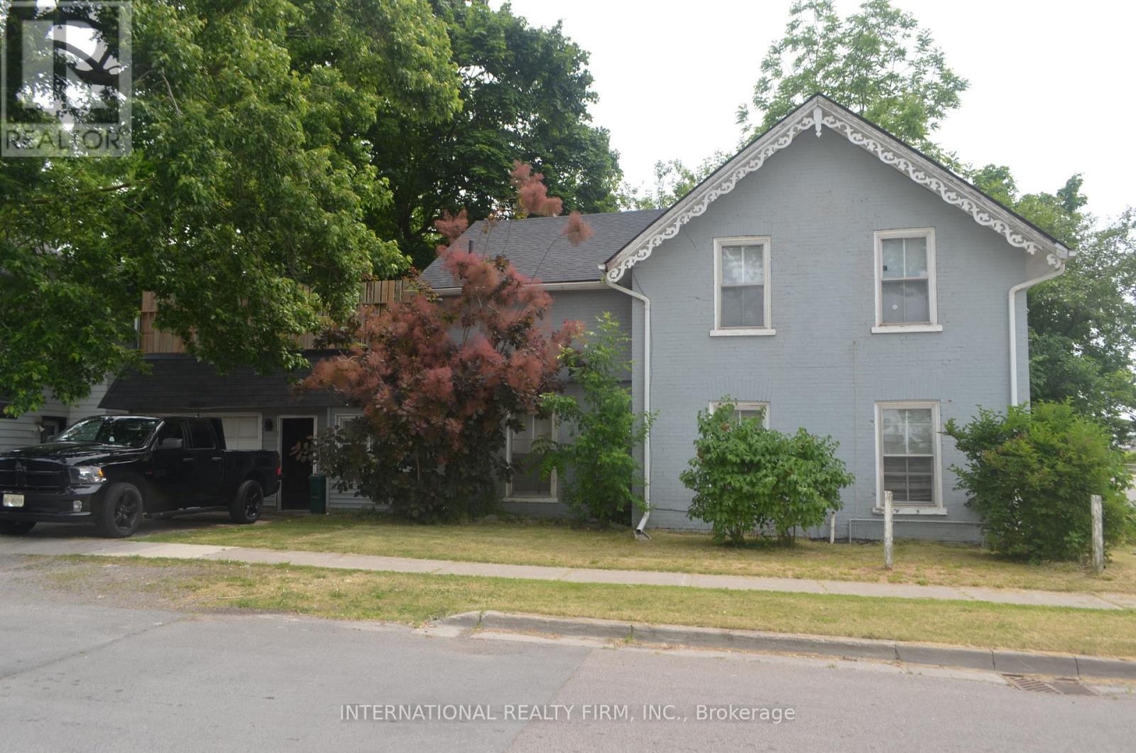 162 Dundas St E, Belleville, ON K8N 1C8