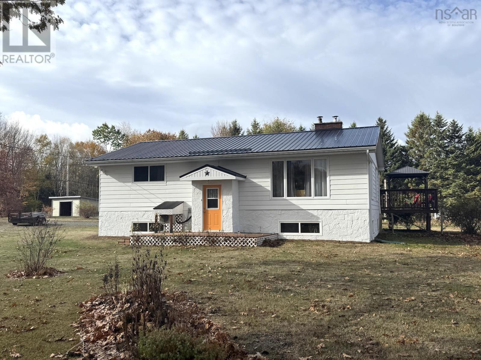 387 Lawrence Rd, Berwick, NS B0P 1E0