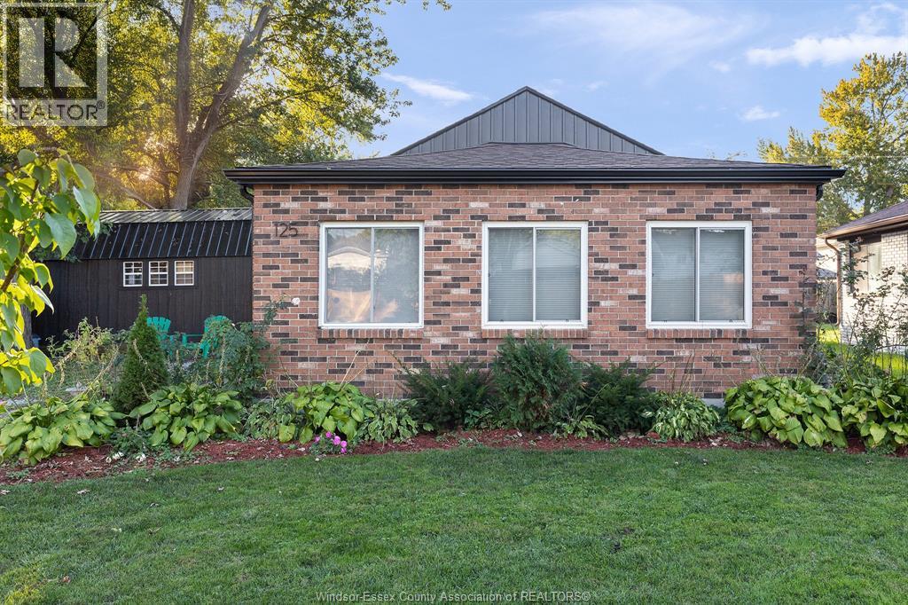 125 Crystal Ln, Essex, ON N0R 1G0