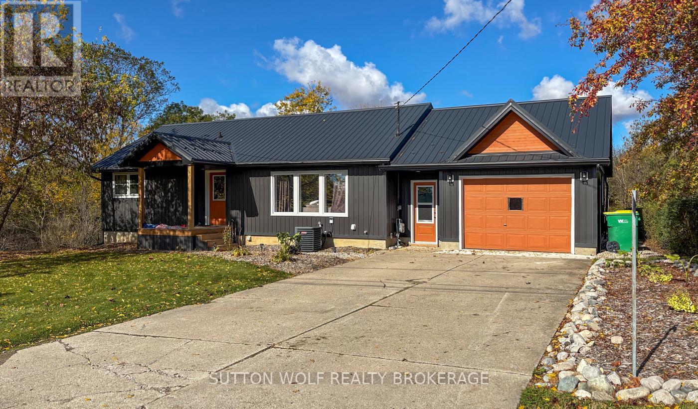 235 William St, Southwest Middlesex, ON N0L 1Z0
