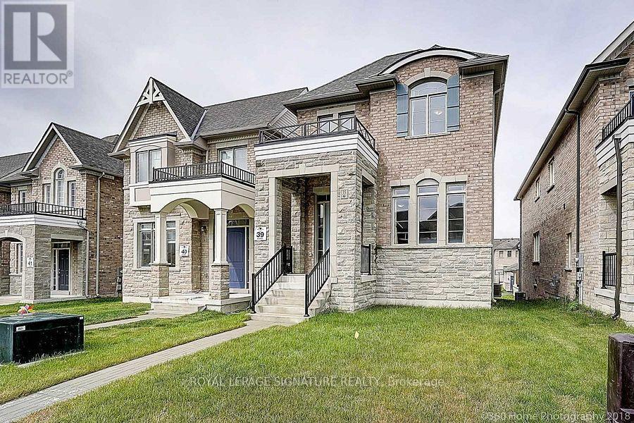 35 Clara May Ave, East Gwillimbury, ON L9N 0L6