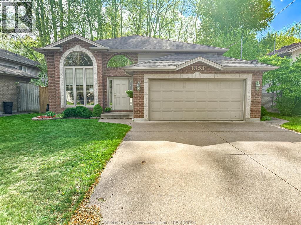 1353 Armanda, Windsor, ON N9C 3W8