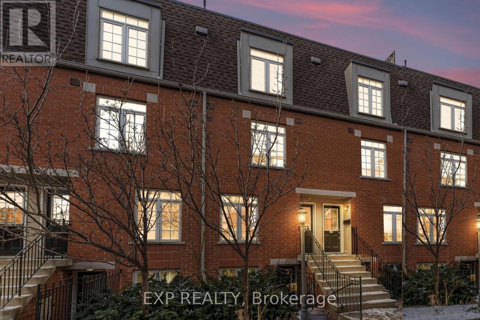 215 870 Jane St, Toronto Rockcliffe-smythe, ON M6N 4C2