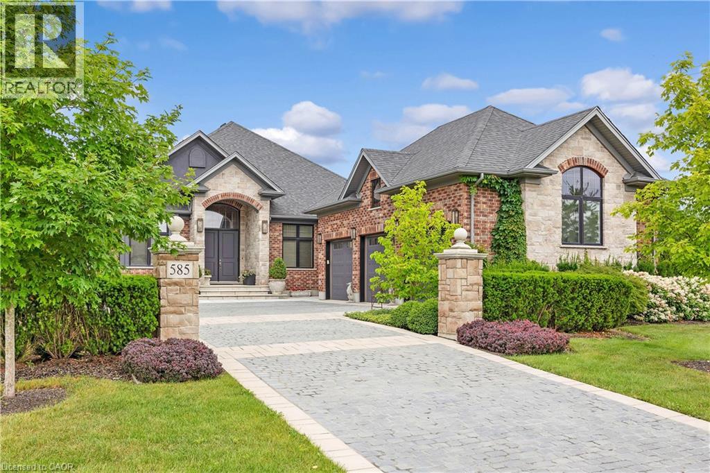 585 Regal Pl, Waterloo, ON N2V 2G3