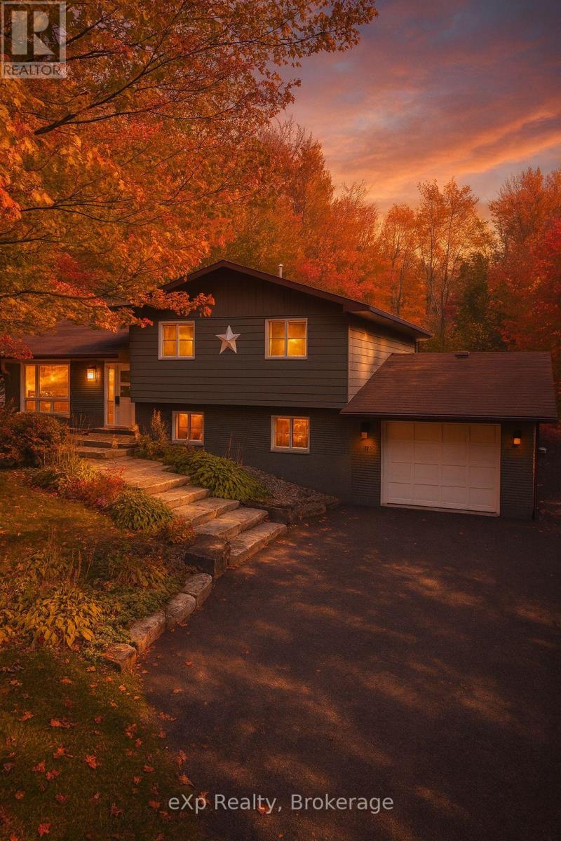 104 Meadow Heights Dr, Bracebridge, ON P1L 1A4