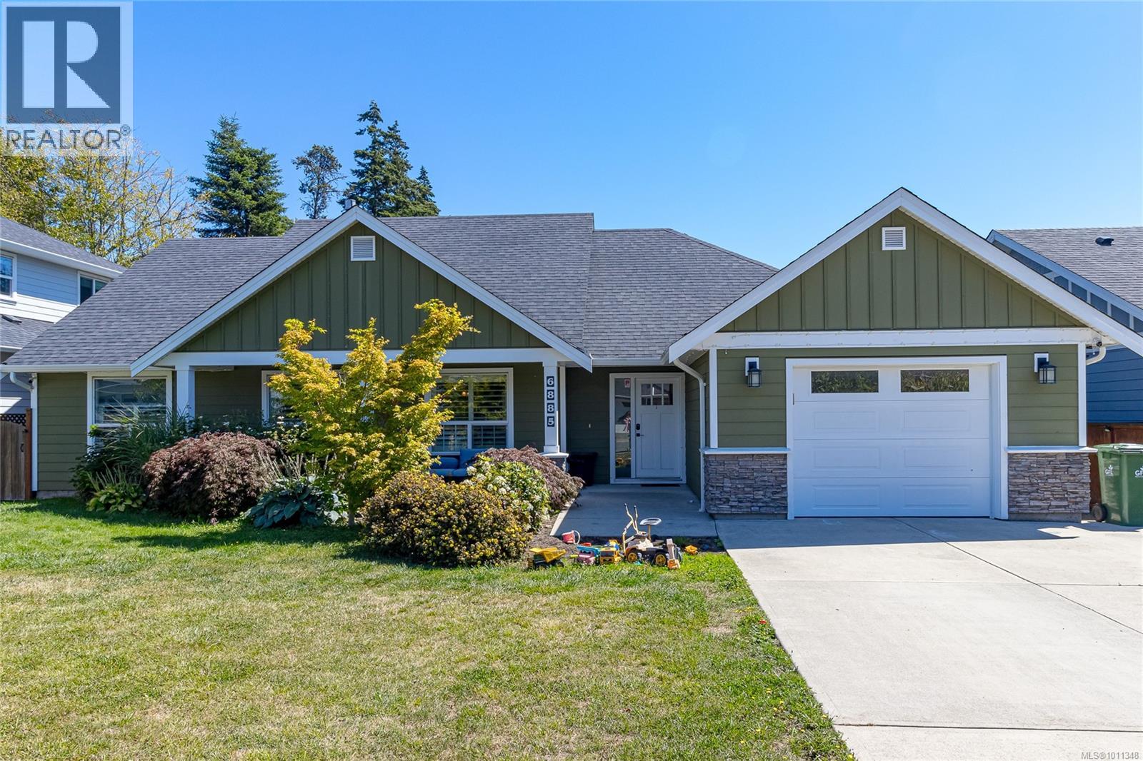 6885 Lauras Ln, Sooke, BC V9Z 0P8