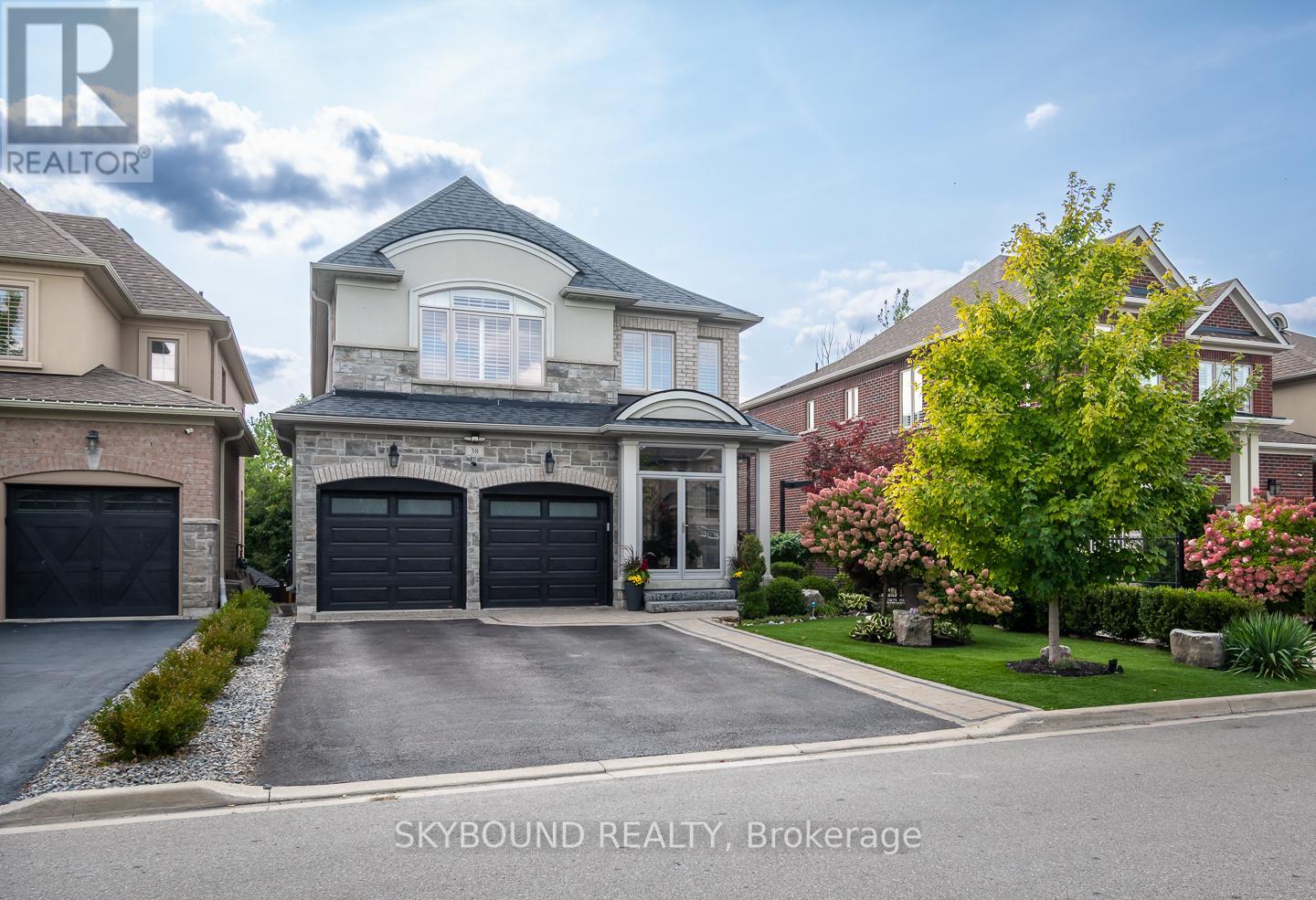 38 Silver Pond Dr, Halton Hills, ON L7G 0G6