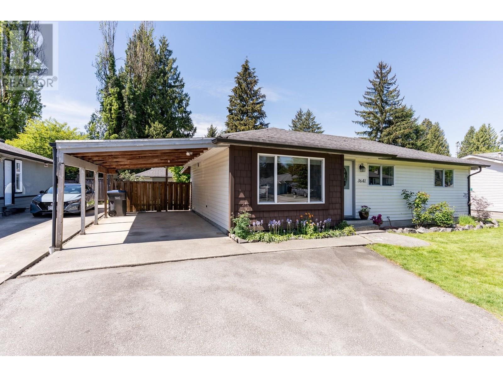 3641 Inverness St, Port Coquitlam, BC V3B 3B5