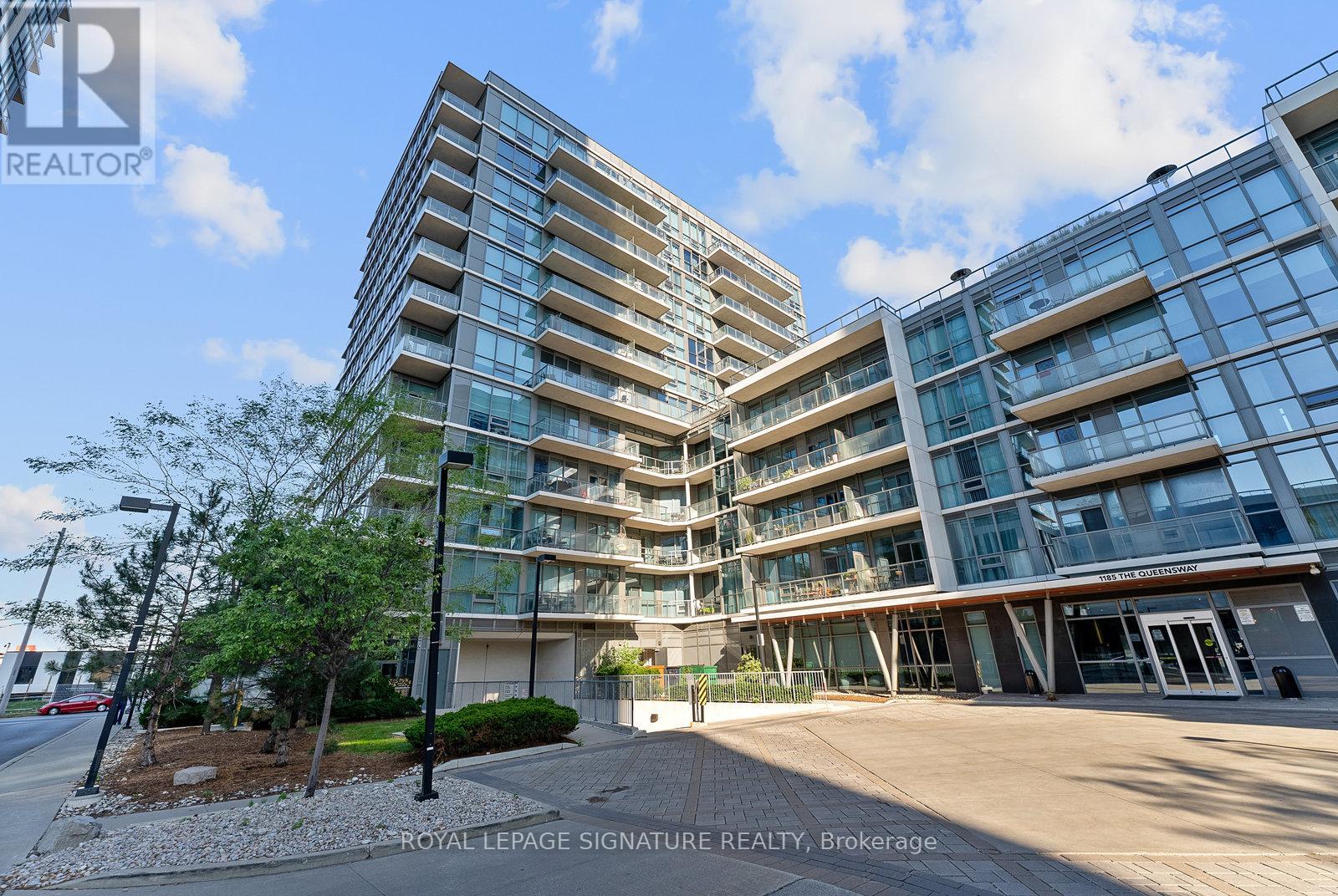 104 1185 The Queensway Ave, Toronto, ON M8Z 0C5